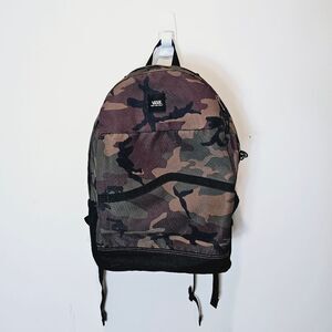 Vans Construct Camo Backpack Green Black. 19x13.5x6.5